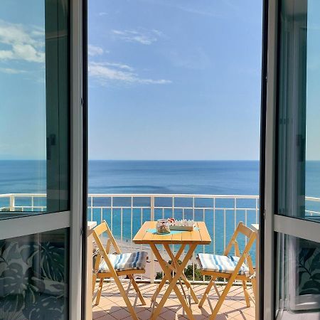 Una Finestra Sul Mare Home 1 Bergeggi Exterior foto